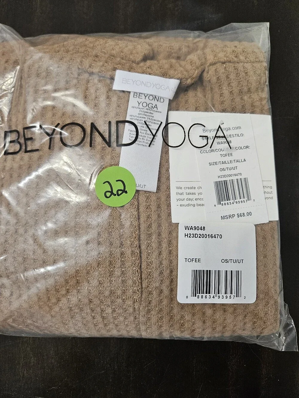 New NWT The Beyond Yoga Waffle Knit Long Infinity Scarf (Style WA9048) in Toffee